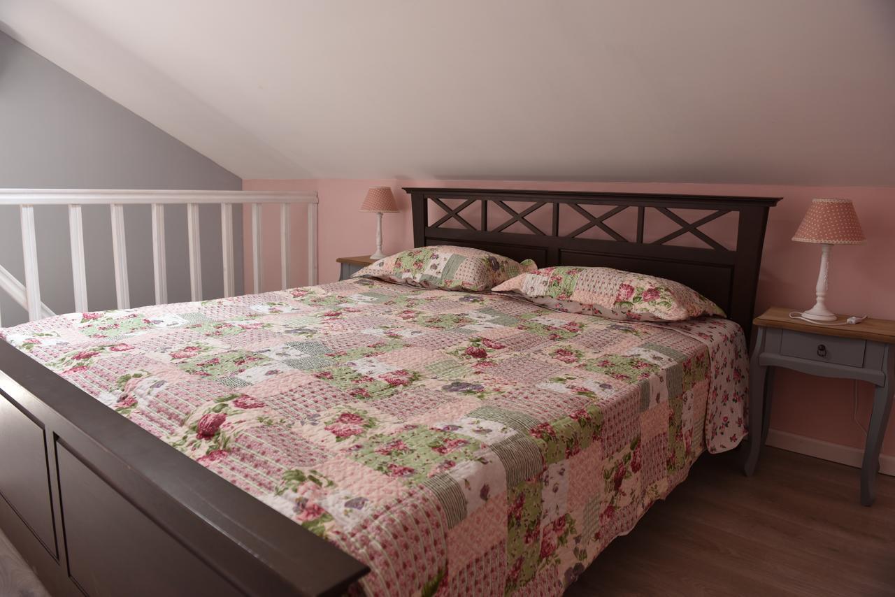 Guest House Romantika Panzio Gyula Bagian luar foto
