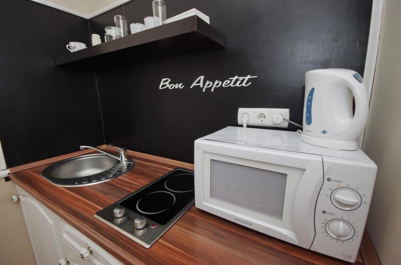 Guest House Romantika Panzio Gyula Bagian luar foto